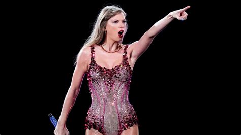 nacktbilder taylor swift|Taylor Swift beim Sex im Football